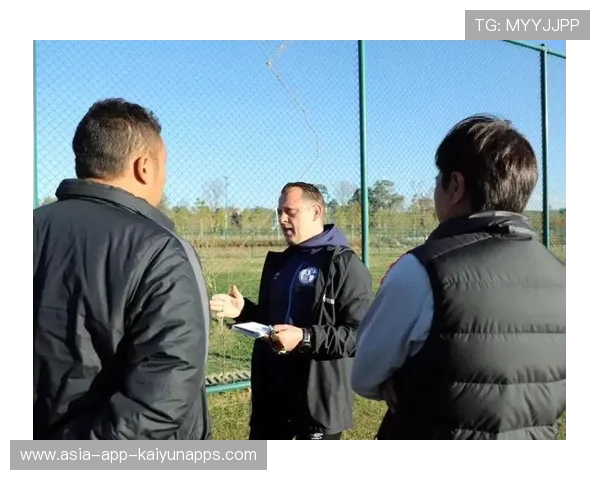 青训优秀教练员举办经验交流会，推广先进育人理念，青少年教练员培训班总结